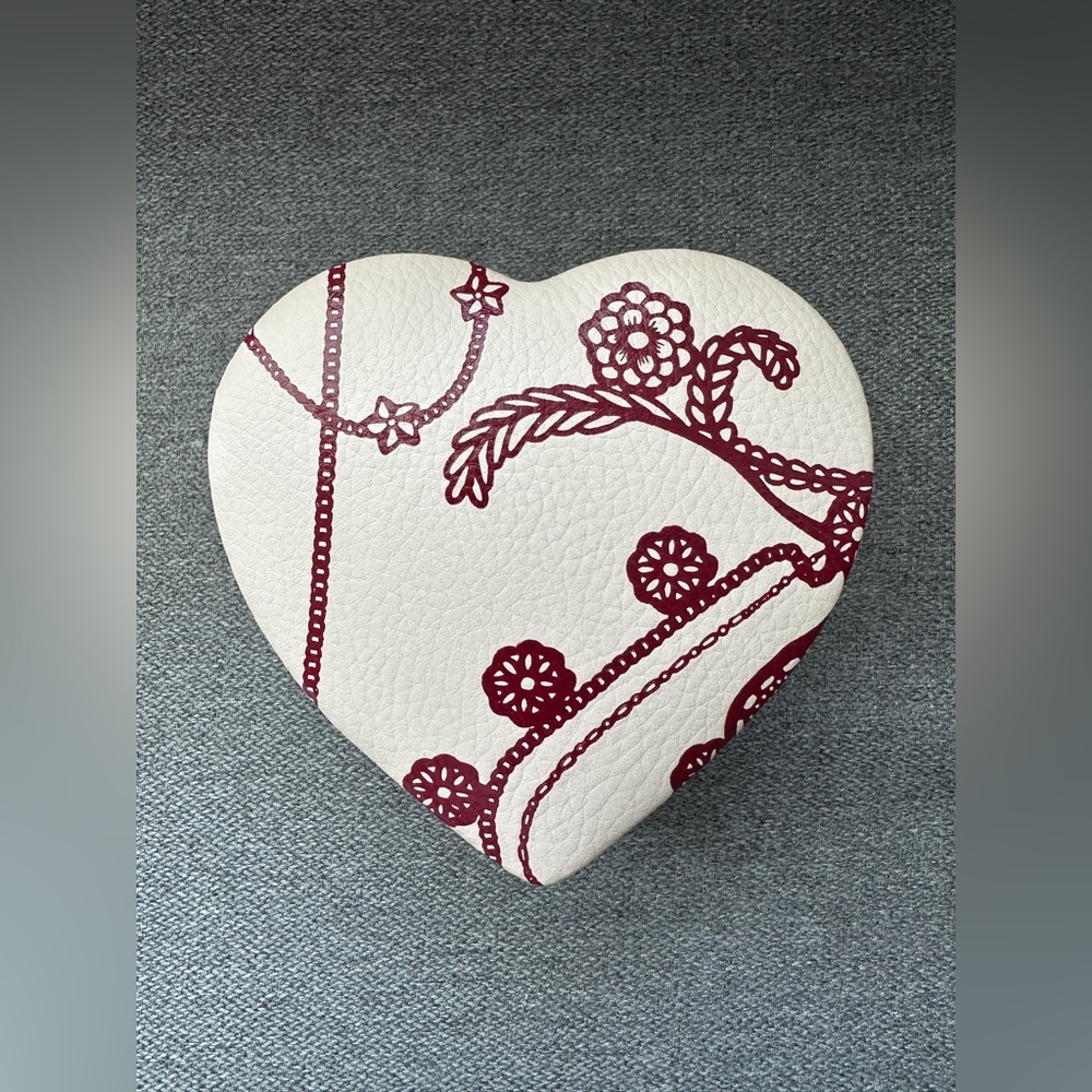 Pandora Unforgettable Moments Limited Edition Leather Heart Shaped Jewelry Box